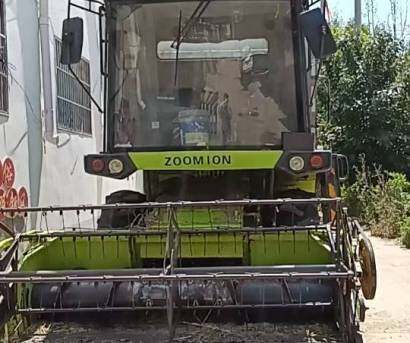 中联谷王4LZ-8B1谷物联合收割机