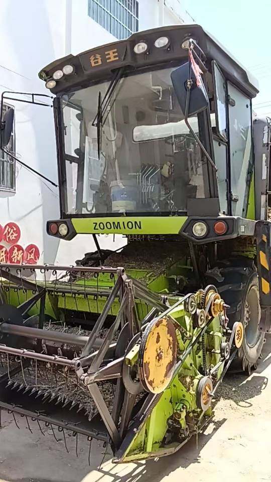 中联谷王4LZ-8B1谷物联合收割机