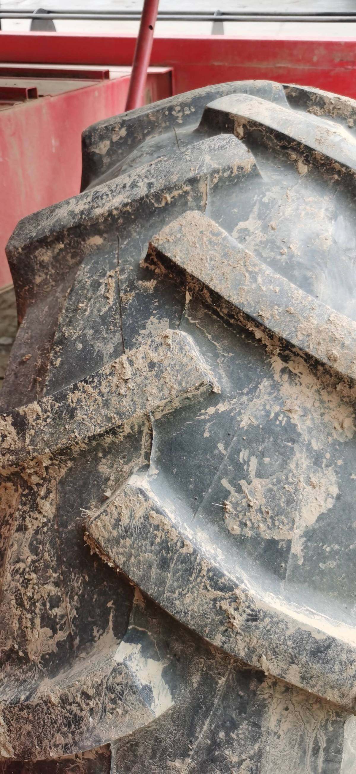 雷沃谷神4HZJ-2600自走式花生捡拾收获机