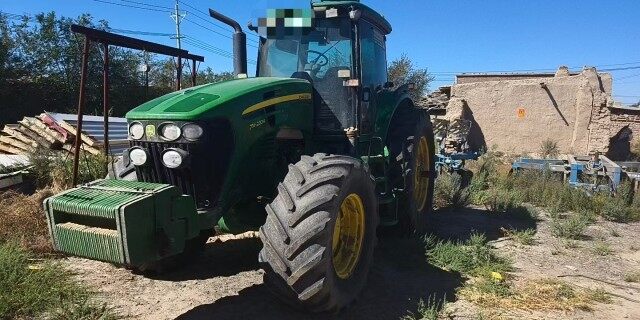 约翰迪尔7M-2204拖拉机