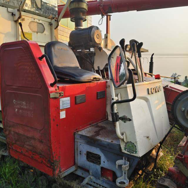 雷沃RG50水稻收割机